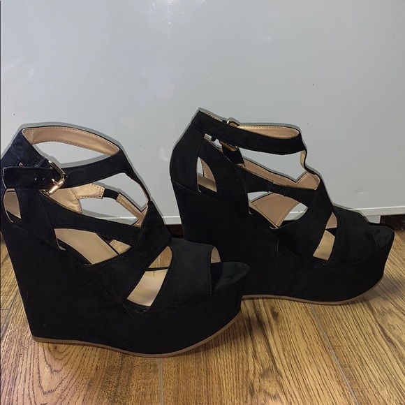 Brand new wedges - Picture 3 of 3